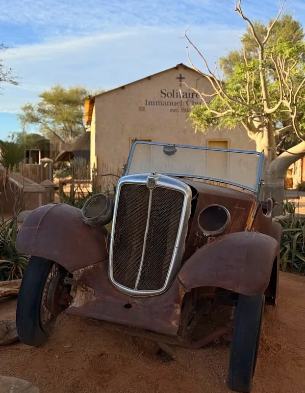 Paesaggio del Namib lungo la strada per Sossusvlei